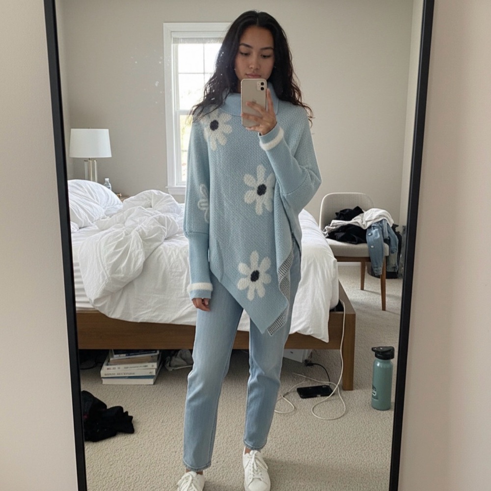 Unbranded Light Blue and White Women's Sweater